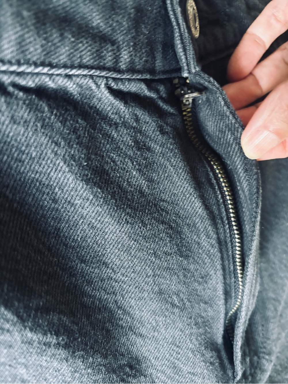 High-Rise Wide-Leg Crop Jeans in Black - Picture 4 of 9